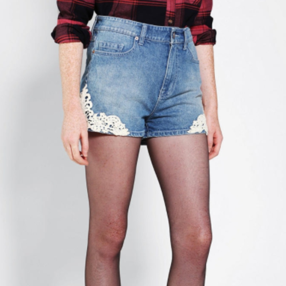 BDG High-Waisted Erin Shorts - Picture 2 of 4